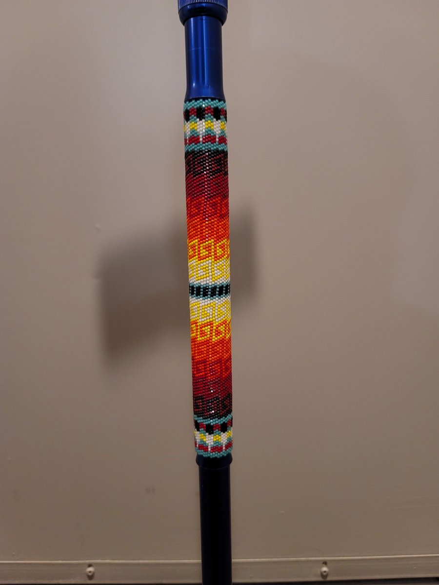 Juburkasaurus's tweet photo. I completed this cane piece for an elder friend of mine. It'll be heading home this week. She already loves it.
100% artist liberty.
Roughly 5,520 beads.
#NativeTwitter #beadwork #beads #gourdstitch #onebeadatatime https://t.co/eoPhA6LCSg