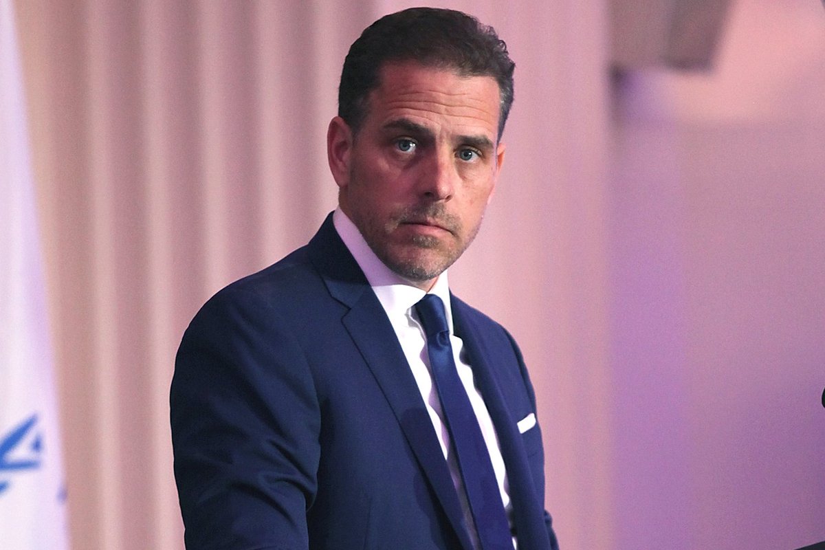 Magawolf1's tweet photo. This is Hunter Biden

He is a known substance abuser
He had never worked in the energy industry
He had very little board room experience
He had never worked in Ukraine

Yet he was chosen to be on the BoD of a Ukraine gas company. Why? His father was the @VP, now he is @POTUS https://t.co/drn5rZPuCm