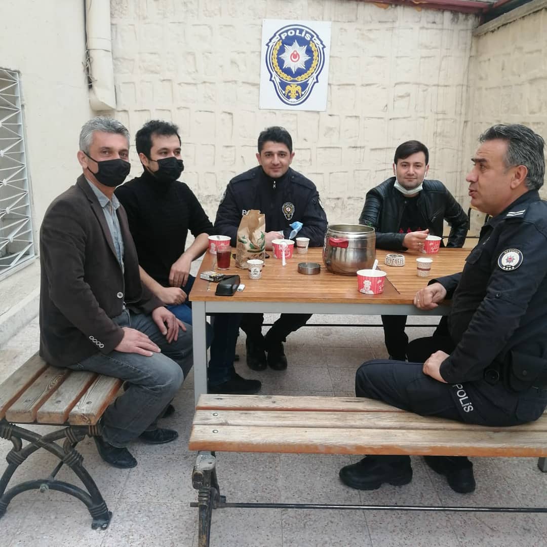 aliimir5050's tweet photo. Ürgüp Ülkü Ocakları olarak Gece gündüz demeden halkımızın güvenliği için çalışan polis teşkilâtımıza çorba ikramında bulunduk. https://t.co/asncHSESNm
