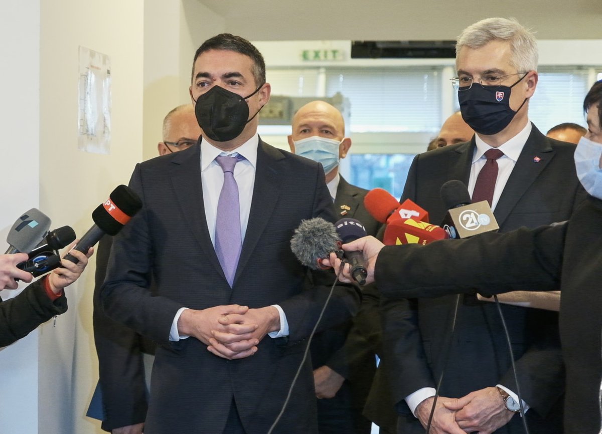Од Словачка преку NATO Pandemic Response Trust Fund добивме 4 медицински вентилатори. Од нив, по два вентилатори ќе бидат распределени на Клиниката за гинекологија и детската клиника. Благодарност до словачкиот МНР Иван Корчок, како и до граѓаните на Словачка за поддршката.