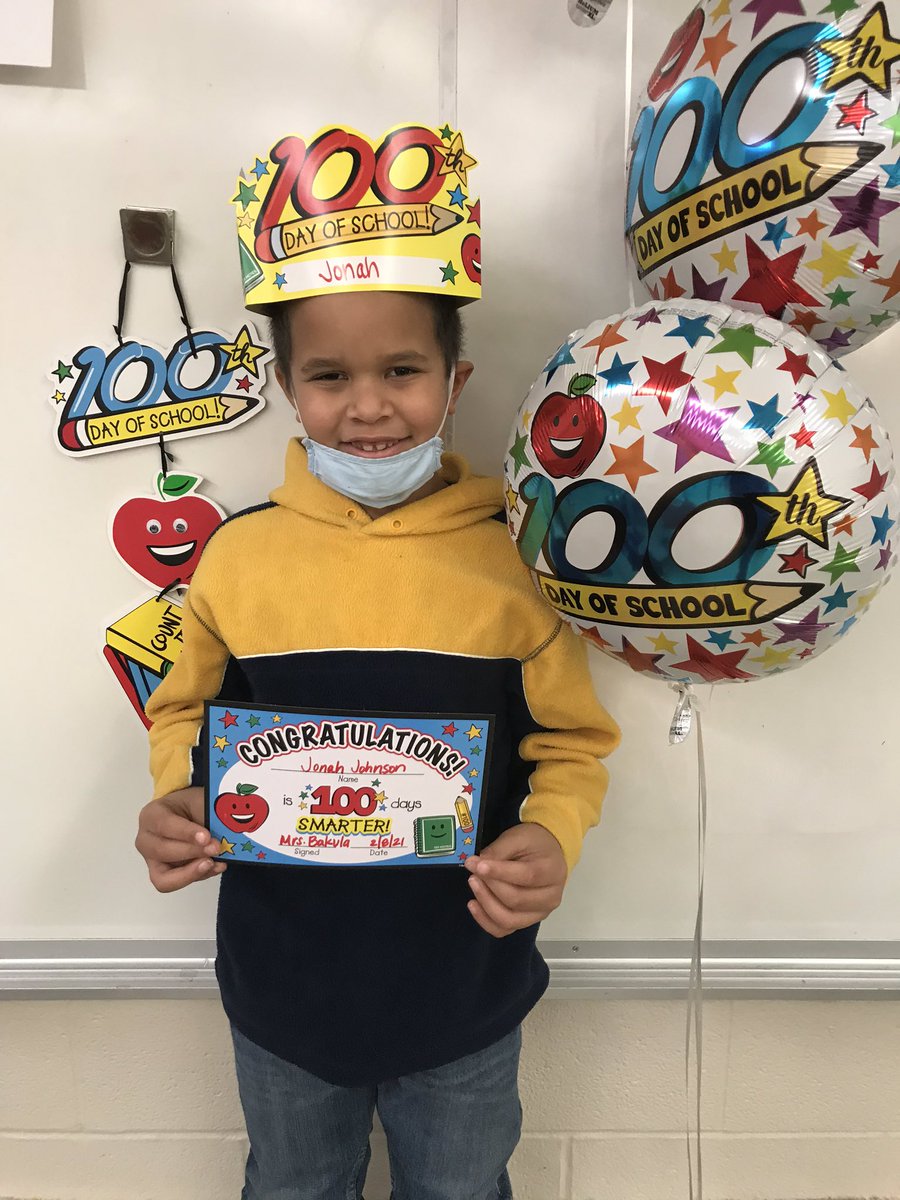 Happy 💯th day of school!!  #teamfairfax <a href="/FairfaxPearn/">Melanie Pearn</a>