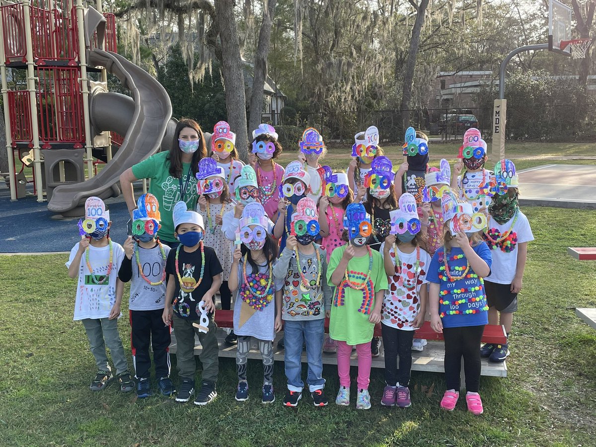 kinardmde's tweet photo. Hip Hip Hooray, it’s the 100th day! 💯 #100daysbrighter #MDE #sbisd100 #Kindergarten @SBISD https://t.co/Hcgs8Qj1Cu