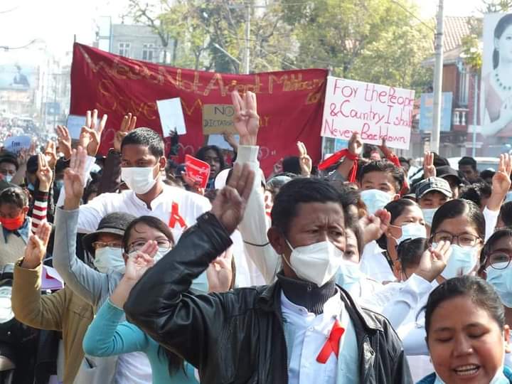 HninyeeN's tweet photo. 8/2/2021 စစ်တပ်မြို့မဟုတ်သော 
 မေမြို့  ❤️❤️

#FightForDemocracy
#RejectTheMilitary
#HearTheVoiceOfMyanmar
#savemyanmarfrommilitarycoup
#SaveAungSanSuuKyiq
#WhatIsHappeningInMyanmar
#ProtestAgainstMilitary
#PyinOoLwin https://t.co/nKpFVdAk7R