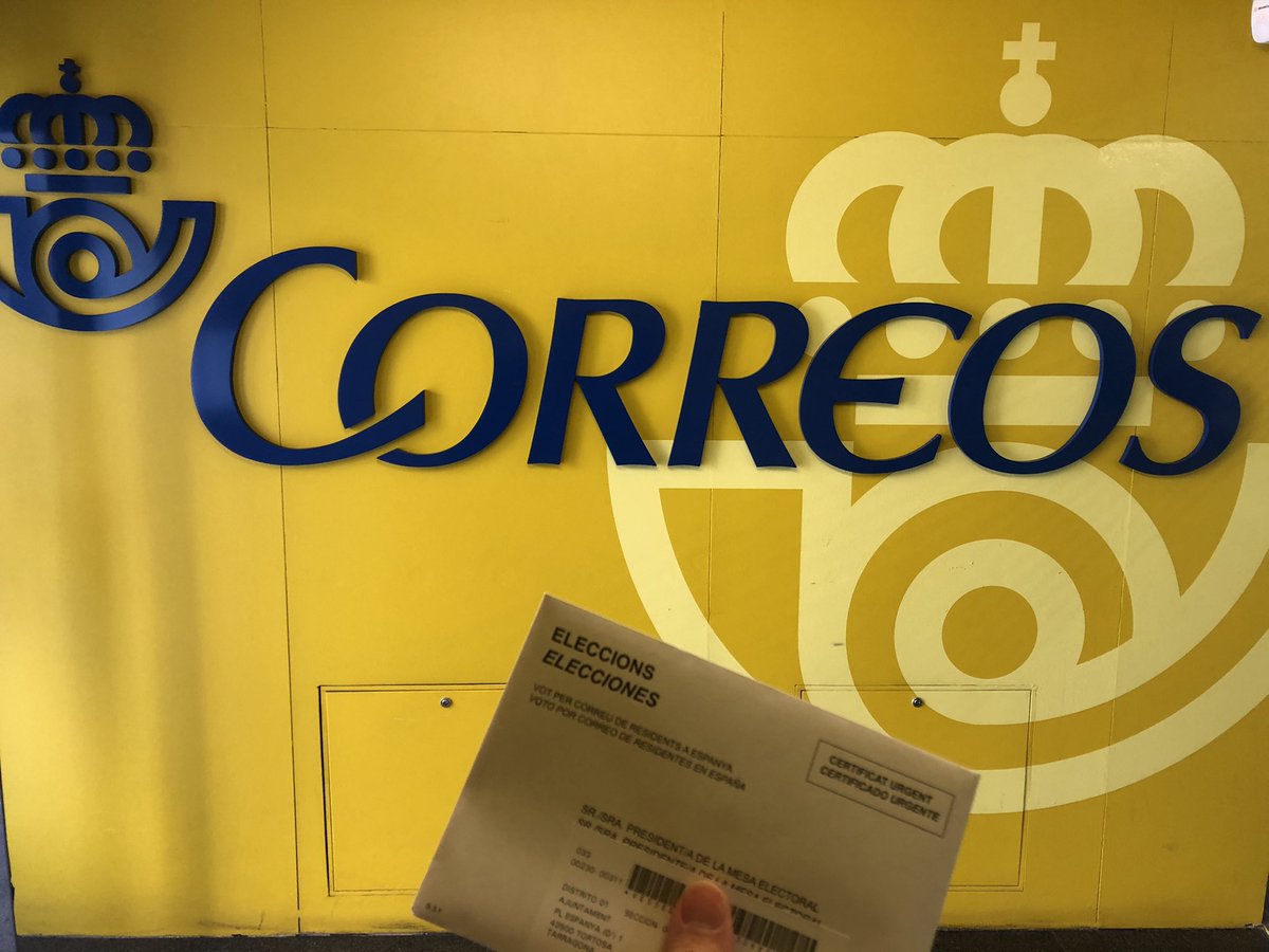 Robertalbiolr's tweet photo. Avui he votat amb la mateixa il·lusió que vaig agafar el bus per anar a les grans manifestacions de @Societatcc . Siguem protagonistes del nostre futur i jubilem a aquells que ens han (des)governat durant tots aquests anys #14F #MotivosParaVotar https://t.co/A1eUbfYHEG