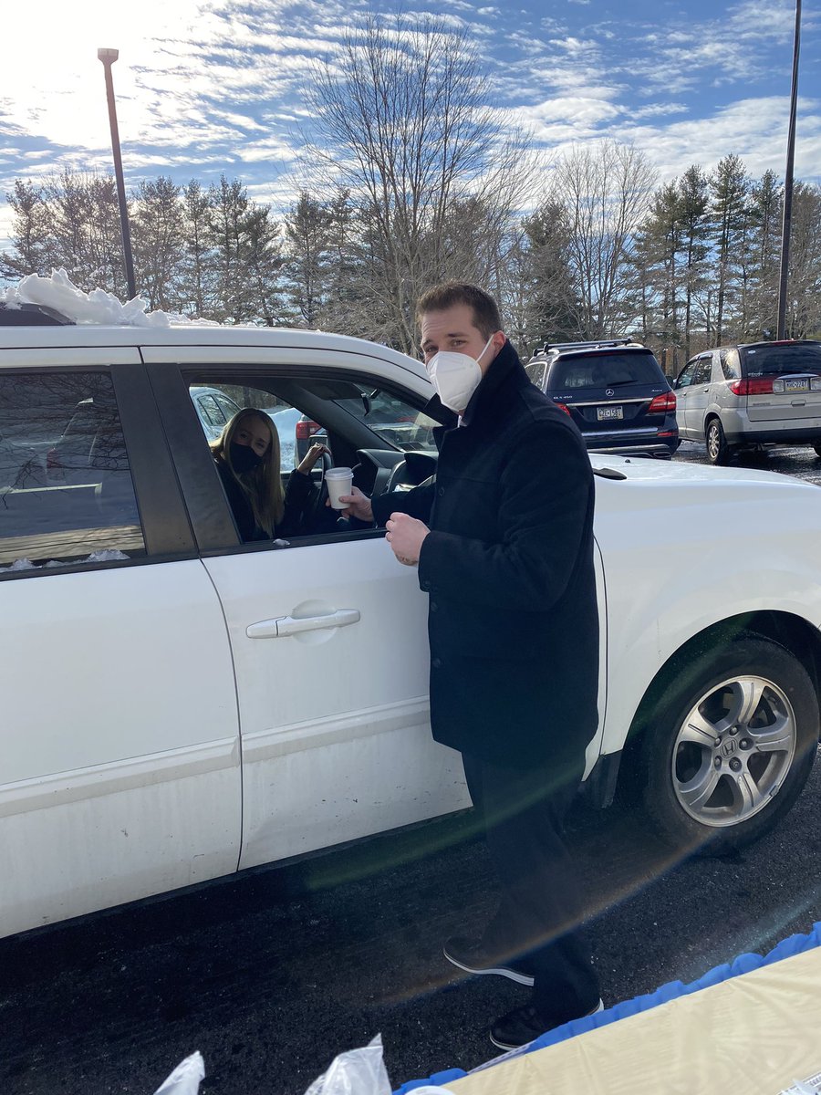 MontgomeryEleme's tweet photo. Thanks to everyone that stopped by Mr. Seidenberger’s Curbside Coffee this morning! See you tomorrow, H2! @SeidyTJ @NPSD @MontgomeryNPSD https://t.co/o3Xz2SFfAv