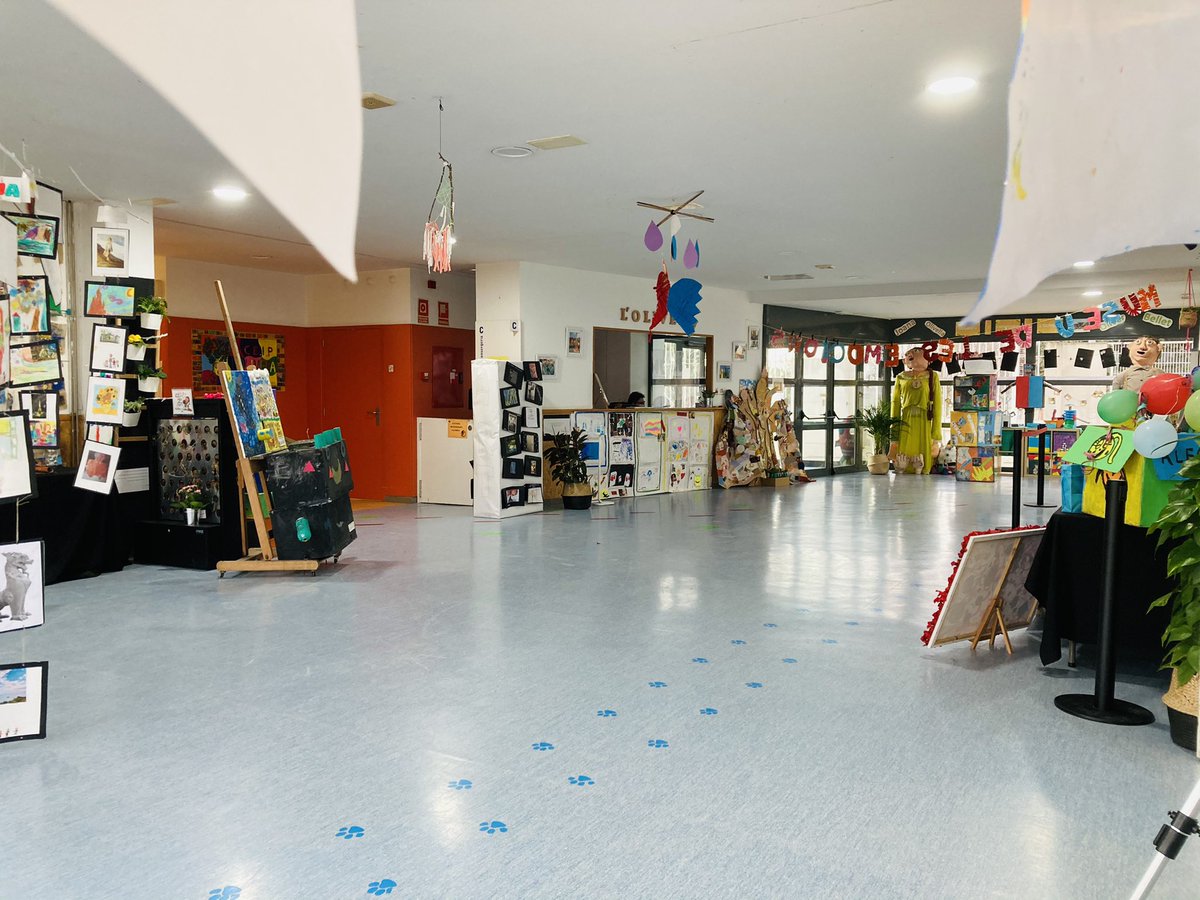 EscolaOlivera's tweet photo. Benvingudes i benvinguts al Museu de les emocions 💓🖼🎨🎭 

Aquesta és l’exposició final del projecte d’escola, ha quedat preciós! 

#artiemocions #projecteescola #femescola @AMPA_OLIVERA https://t.co/pxryqW0NEZ