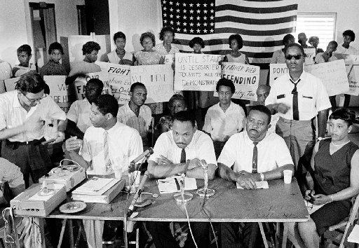 In spring of 1964, Dr. Robert Hayling, a Black dentist and civil rights leader in St. Augustine, FL, called for college students to come spend their spring breaks not on the beach but at nonviolent civil rights protests.They came. (Thread)  #BlackHistoryMonth  