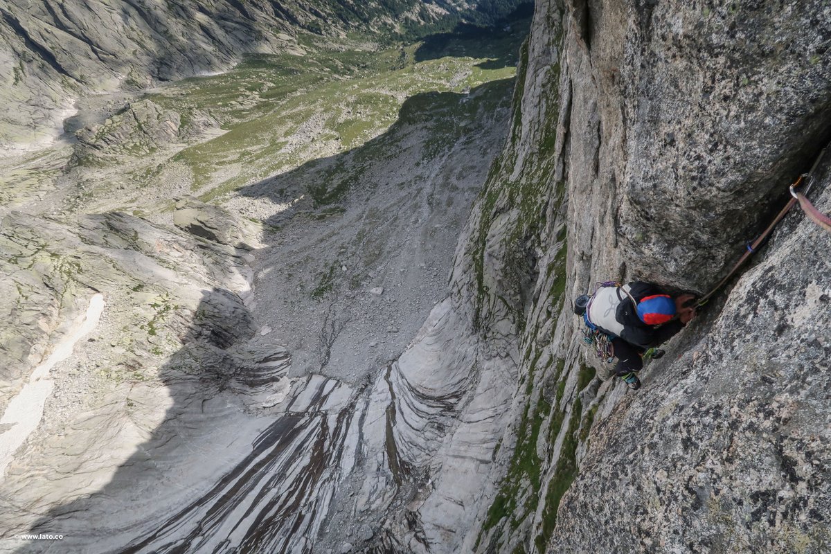 loscarponecai's tweet photo. 🧗 #Montagne360/NUOVE ASCENSIONI
La #ValTorrone è la quintessenza del Masino-Bregaglia: uno scrigno di pareti selvagge dove il lecchese #ManuelePanzeri ha lasciato ancora una volta la sua firma; con lui il varesino #TommasoLamantia.
Il racconto ➡ https://t.co/9Kgh4Hc41x https://t.co/RnnyBQHBO0