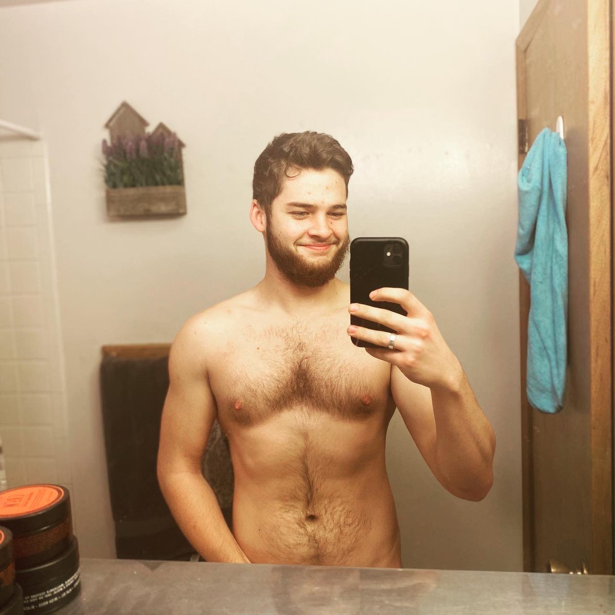 AnthonyBuchner's tweet photo. How is started     vs     how it’s goin.
50 pounds down during a pandemic. https://t.co/qUdtkMXCcL