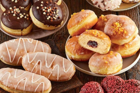 Pączkożercy na start! W Tesco wyjątkowa oferta na #tłustyczwartek! Nawet 37 groszy za sztukę😮bit.ly/3cSJa3d