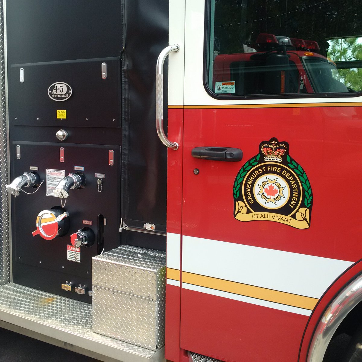 Muskoka411's tweet image. Gravenhurst Fire St 1 crews responded to a property on 2nd St this morning for smoke reported in a residential building. Crews determined the cause of the smoke to be a pot left on a stove in an apartment, no fire conditions existed. Smoke cleared from the building. No injuries