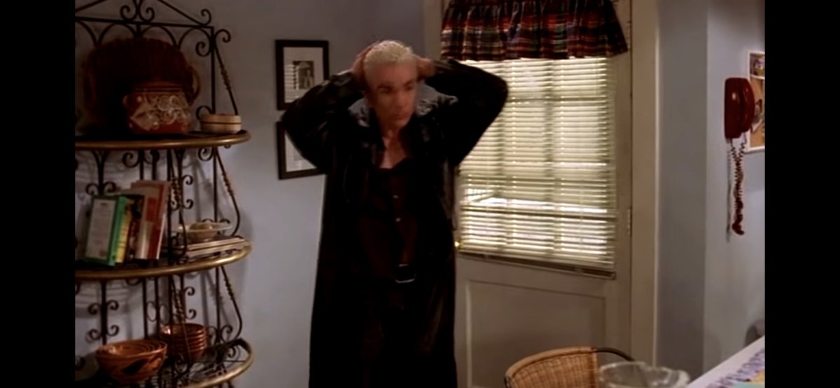 Spike constantly moving in the 'LIGHT', in Buffy's direction. Do you recognize a pattern here?  #metaphore  #Btvs  #Spike &  #Buffy