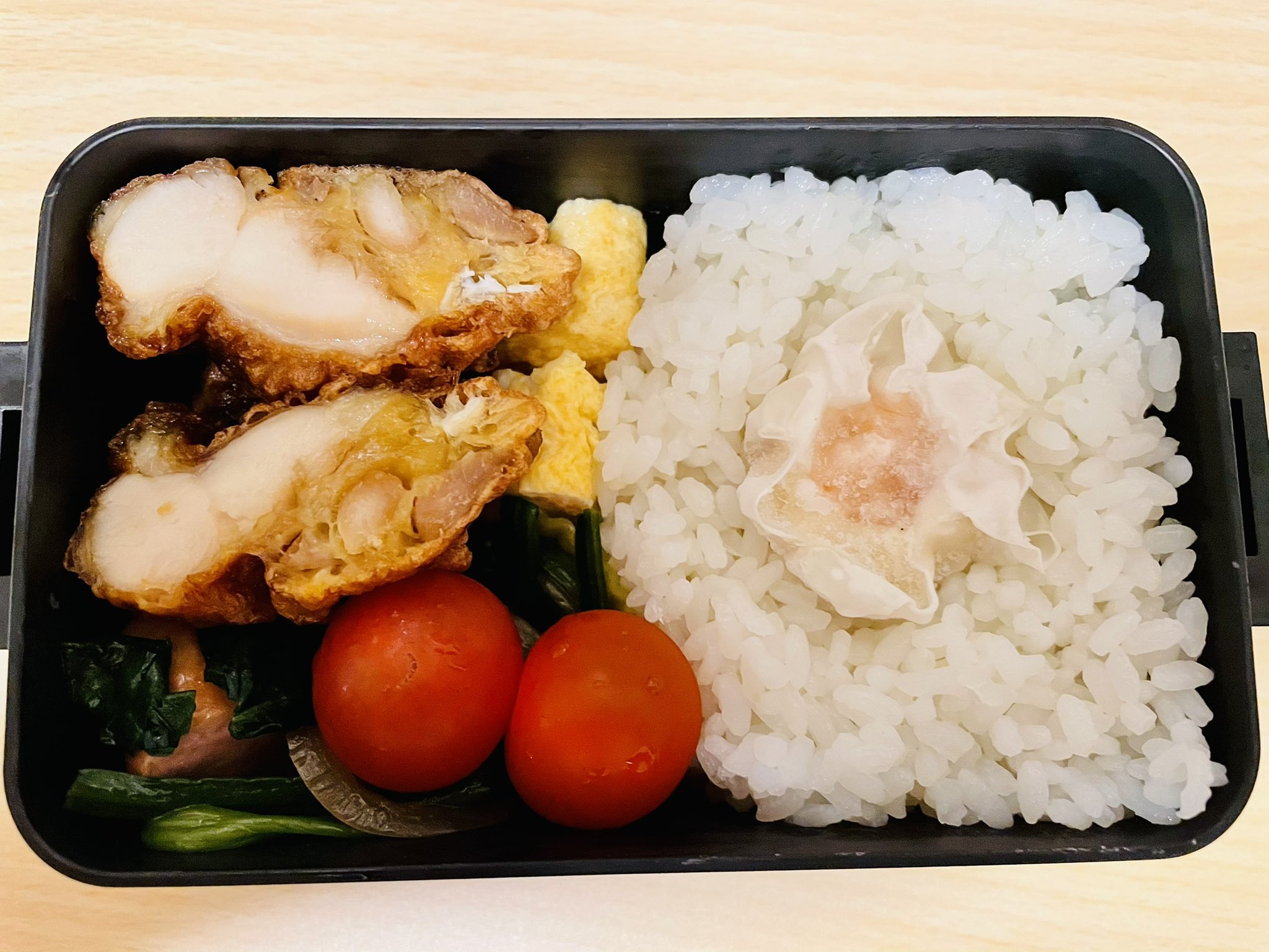 Shun 本日の奥さんのお弁当です 最近梅干しの代わりに何かをご飯にぶち込んで 日の丸にしてるけど今度は何をぶち込もうか お弁当記録 お弁当作り楽しもう部 料理男子 日の丸弁当 T Co Ahgzlzqpj0 Twitter