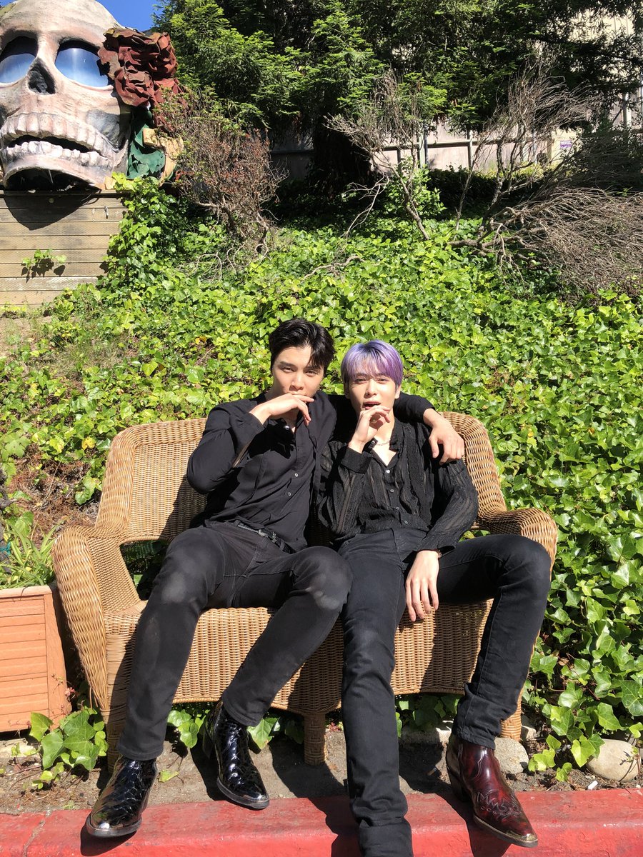 happy birthday johnny!

#HAPPYJOHNNYDAY
#OneandOnlyJohnnyDay
#오늘은_쟈니생일_모두_그쟌을들어