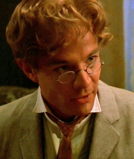 Spike has always been drawn to light, ever since he was human: 'Effulgent', 'Glowing', 'Glistening'   #spike  #btvs  #buffy