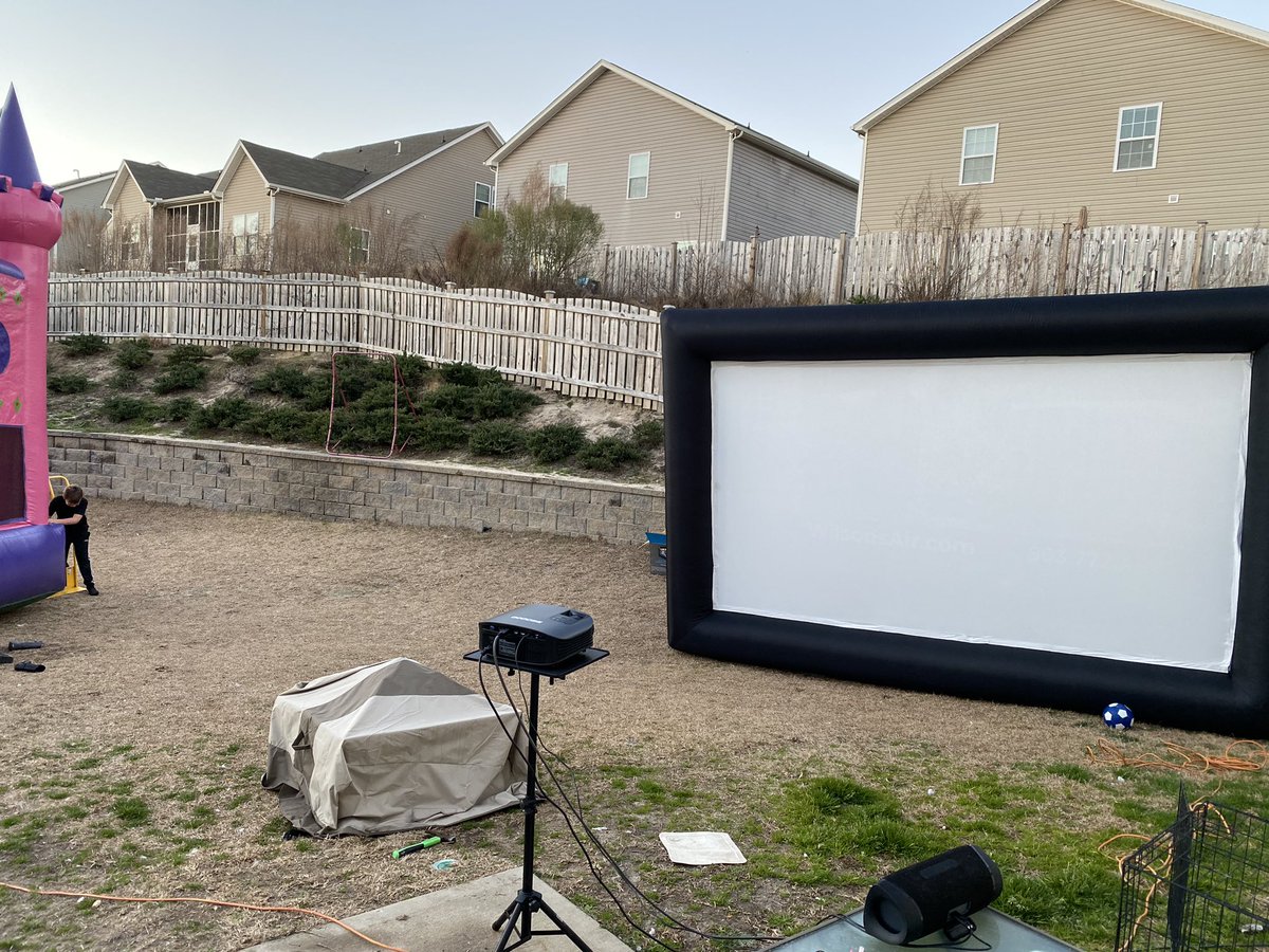 Croftcelebrati1's tweet image. 🏈🏈Super bowl party 🎊 Bounce house and Inflatable screen 🏈💥
👉🏻Remember we offer packages/Multiple items discount 💥🎊

#inflatablescreenrental #movietime #screenprojector #backyard #croftcelebrations