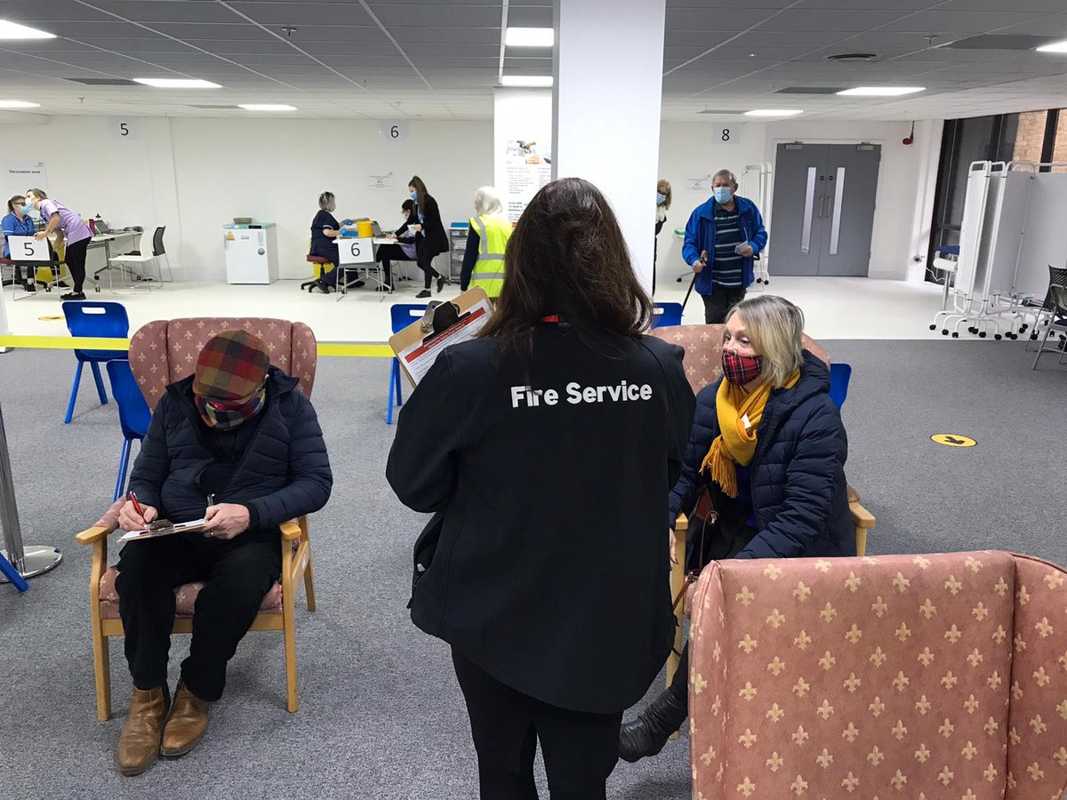 BedsFire's tweet photo. Don't be surprised when you go for your COVID vaccine @bedfordheight and are offered information about our Safe &amp; Well visits. They are free and offer information and advice on fire safety, guidance on health, well-being and crime prevention. More info 👉https://t.co/cZsBuvNBhe https://t.co/x6wxtGPlQq