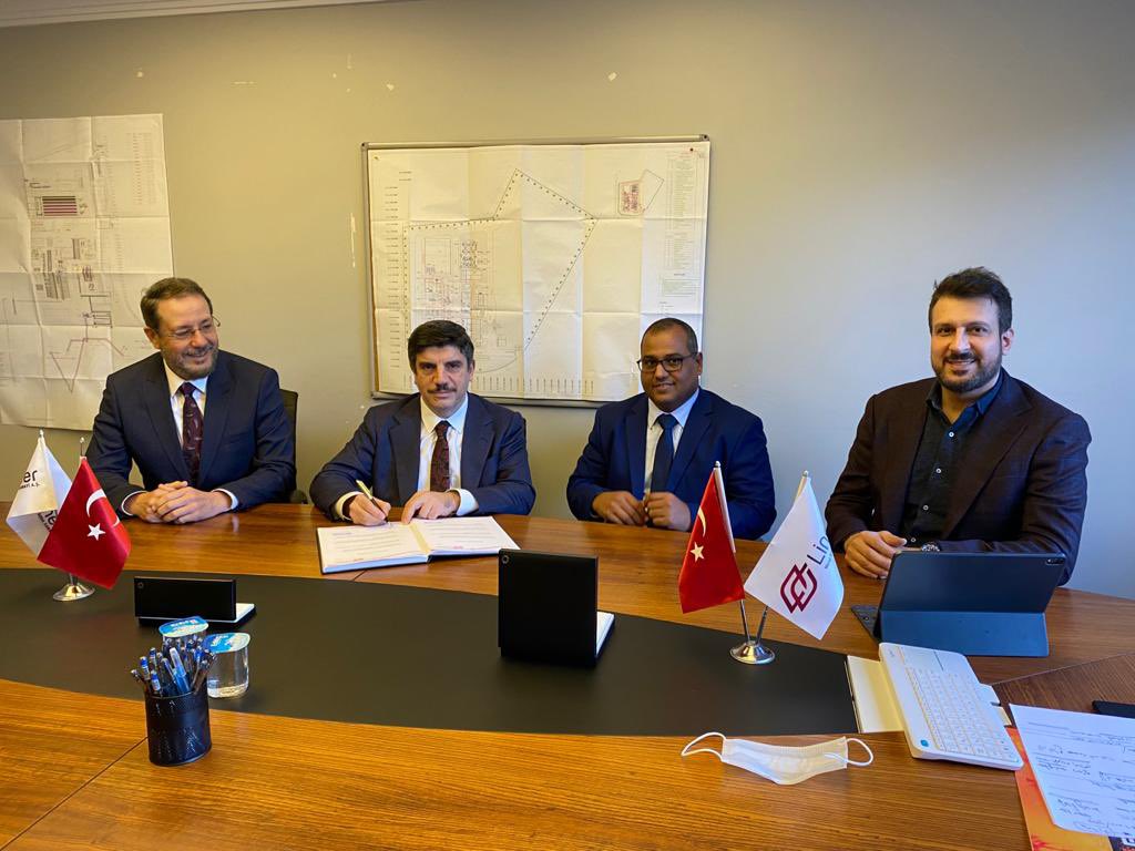 yaktay's tweet photo. İşte şimdi Siirt’te yapımı devam etmekte olan, Türkiye’nin ilk çinko izabe tesisinin hemen yanına yeni bir fabrikanın, SÜLFÜRİK ASİT ÜRETİM TESİSİnin kurulması için anlaşan Lineer Metal ve Katarlı yatırımcıların imza törenini hemşerilerimize müjdelemenin mutluluğunu yaşıyorum. https://t.co/ZmC71ic50c