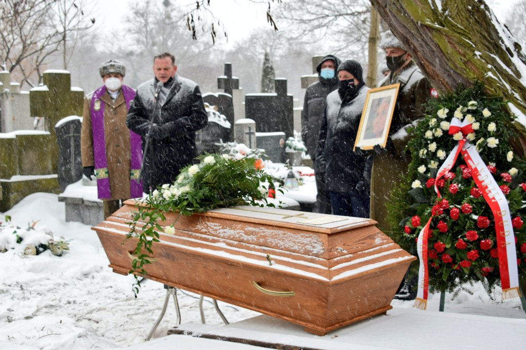 Pożegnaliśmy dziś Panią Porucznik Wandę Zalewską-Zdun, żołnierza Powstania Warszawskiego, niezłomną strażniczkę narodowej pamięci. Dobrze zasłużyła się Rzeczypospolitej!