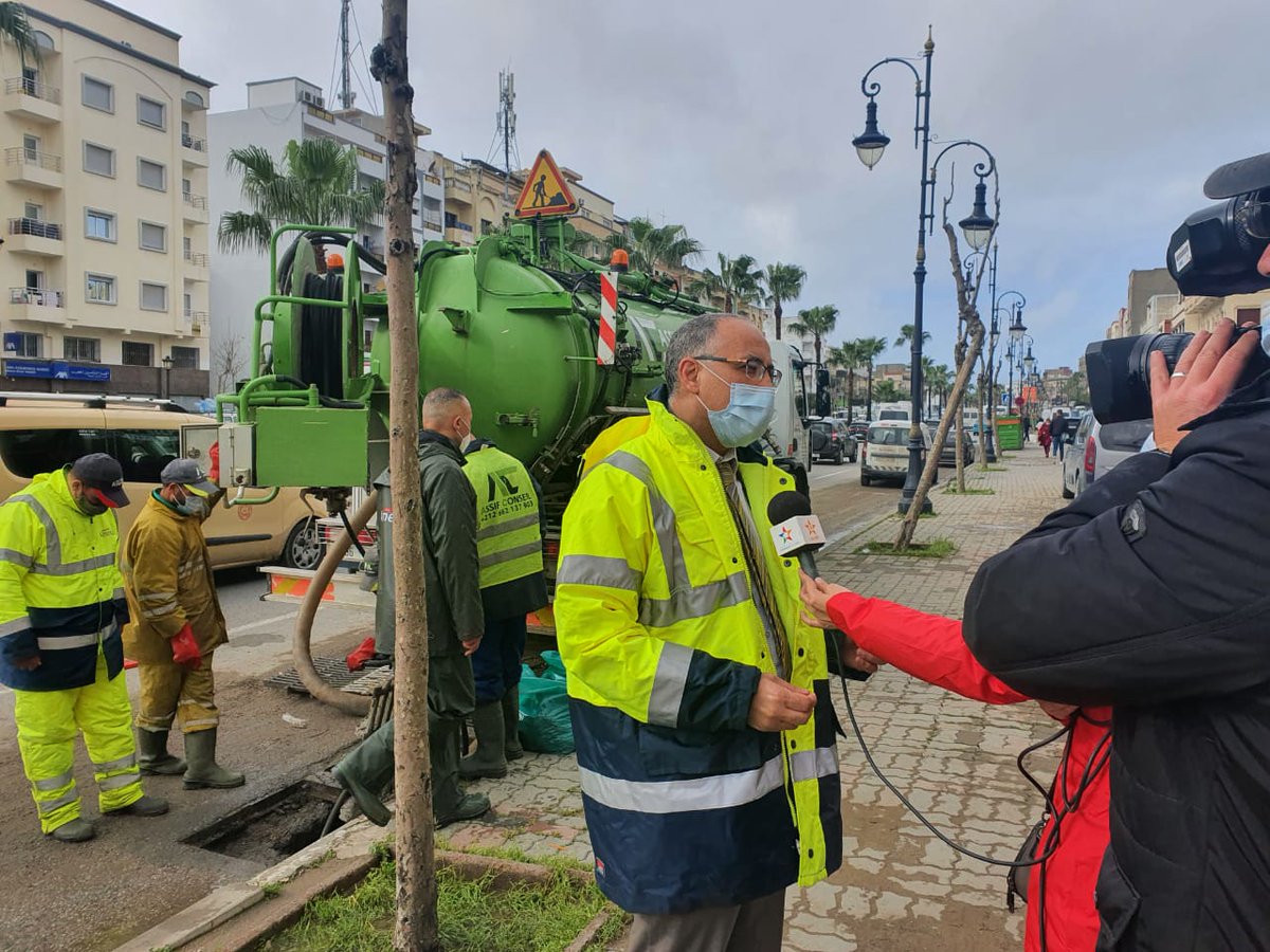 stephane_galfre's tweet photo. Bravo aux équipes #Veolia d'#Amendis qui oeuvrent nuit et jour dans les quartiers afin de limiter les effets des pluies diluviennes qui se sont abattues sur Tanger 👏👏 https://t.co/YpfFQ00WJ3