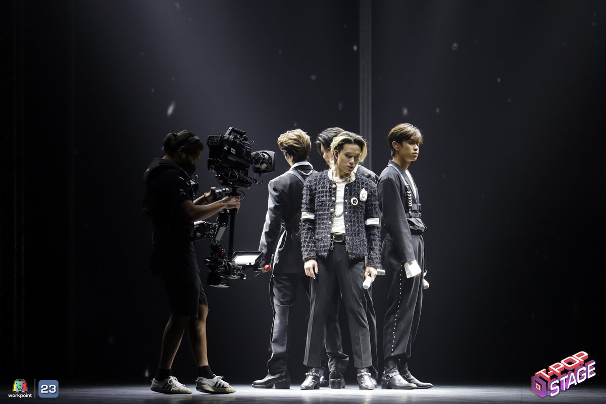 StageTpop's tweet photo. 4หนุ่ม #TRINITY_TNT  โชว์จัดเต็มในเพลง 

"HIDDEN TRACK" + "Haters Got Nothing" 

#TpopOpeningStage #TPOPSTAGE https://t.co/KlUb9uJTuS