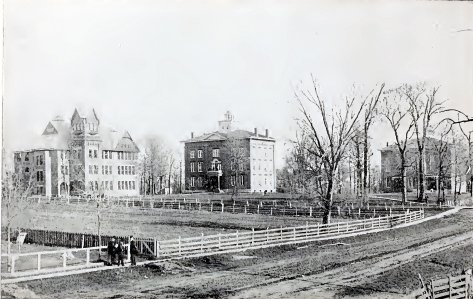 Eureka College was founded by a trailblazing group of Kentucky abolitionists who set out to establish the first college in Illinois to accept both men and women on an equal basis. Want to see yourself joining this tradition of trailblazers? Apply now! Link in the bio!