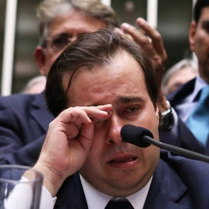 roxmo's tweet photo. Cenas que jamais veremos: "Desculpe eu ter privilégios!" https://t.co/Y31AoFManS