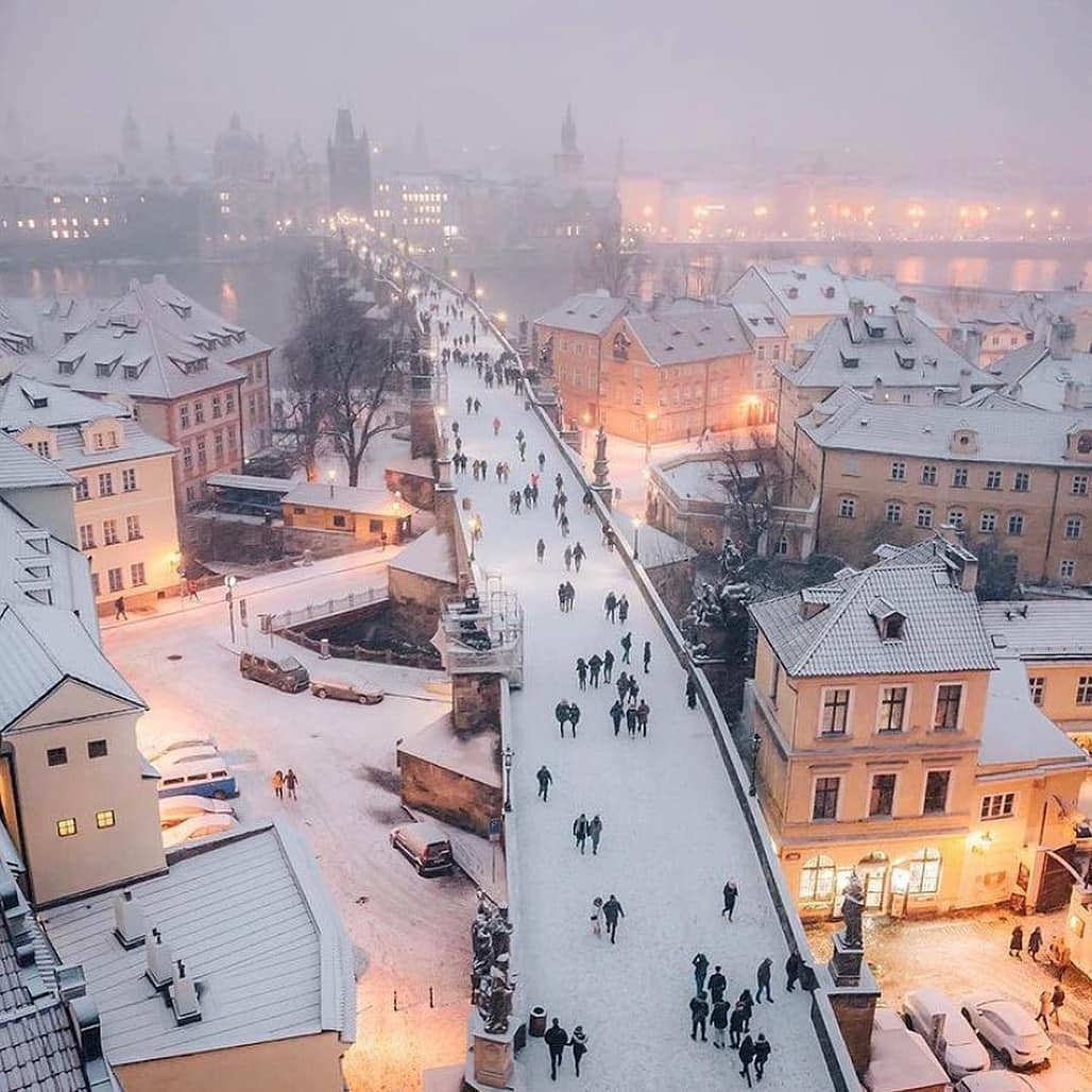 luxury_panache's tweet photo. A lovely winter in Prague 😍 
https://t.co/tbde1BoBHS
#travel #awesome #luxurytravel #Prague #holiday #vacation #uberpanache #traveller #travelling https://t.co/euKpcwm93K