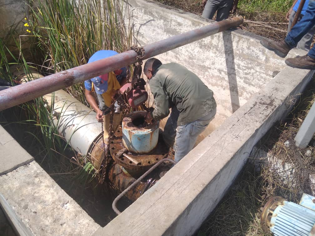 hidrocaribe's tweet photo. #PlanREM #Plan200Carabobo
🚧 Se reparó la tubería de 24" de agua cruda en entrada de planta potabilizadora de Boca de Uchire #Anzoátegui y saneó las áreas verdes
👉 Los trabajos se ejecutaron en sinergia con @corpoanz_ y alcaldía de San Juan de Capistrano
@NestorLReverol https://t.co/IWu6SSb3AR