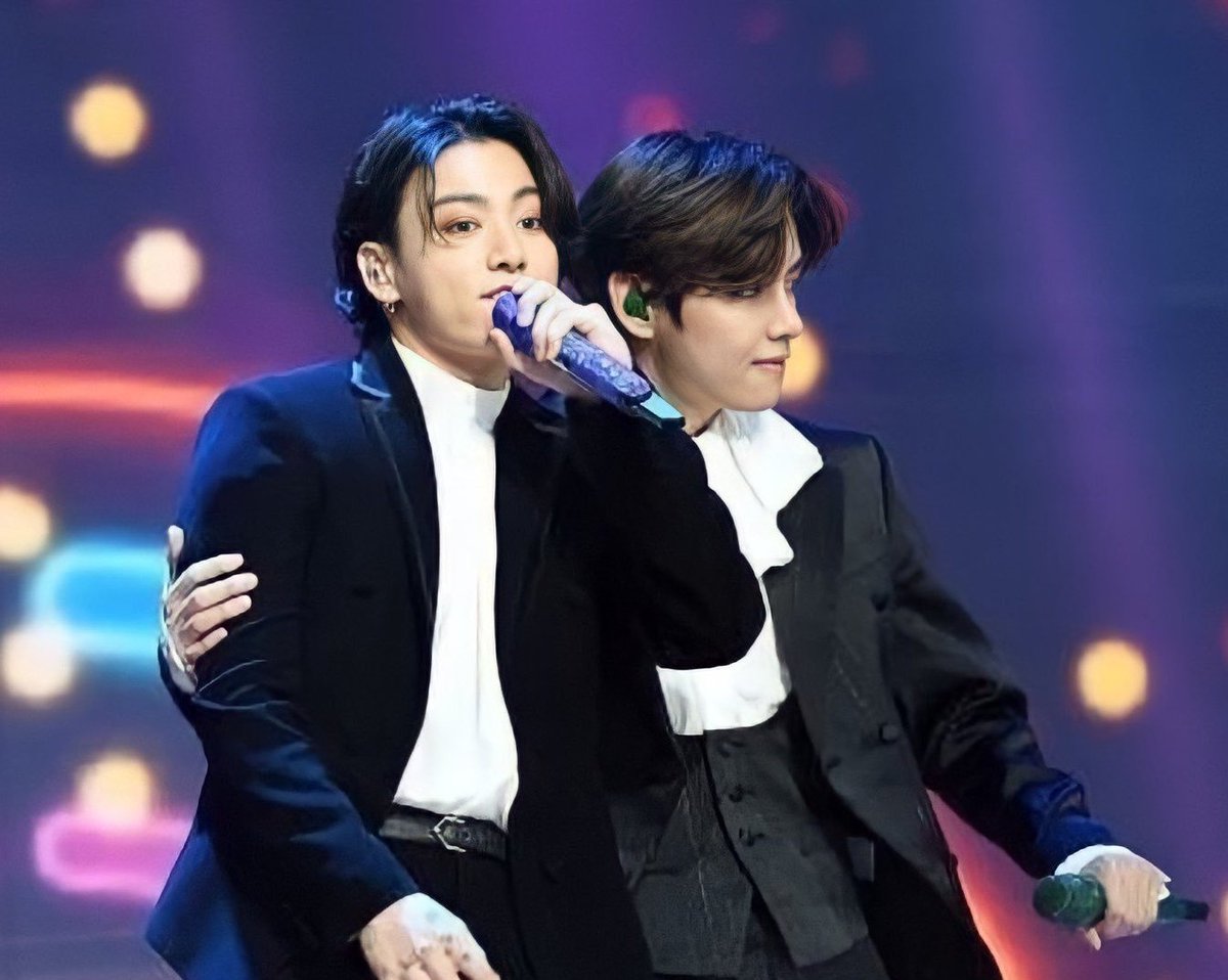 theTKupdates's tweet photo. TMA TAEKOOK 💕 https://t.co/dbDNQ8arbh