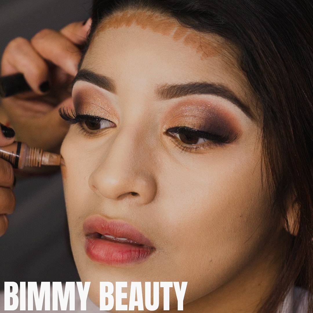 BimmyBeauty's tweet photo. ◇Contour &amp; Highlighter 🤎🤍
◇Using our "SATURN" lash set for full definition 😍
◇Restock March 2021📦
#contouringmakeup
#bimmybeauty
#makeup
#magneticeyelashes #magneticlashes #magneticeyeliner #magneticliner #hoodedeyesmakeup #blackeyeliner #fulllashes #fulleyelashes https://t.co/gGEnL88Pud