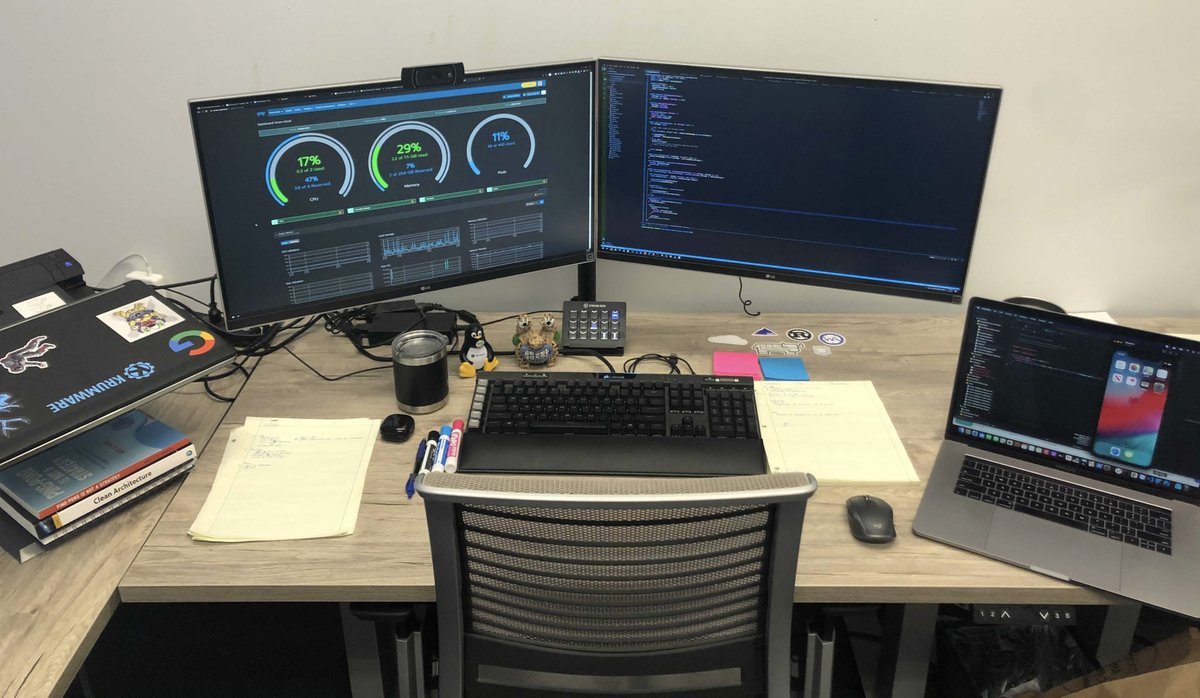 Krumware's CEO command center, dubbed "The Swiss Army Knife," is a cloud and application developer's essential workstation.

blog.krum.io/battle-station…