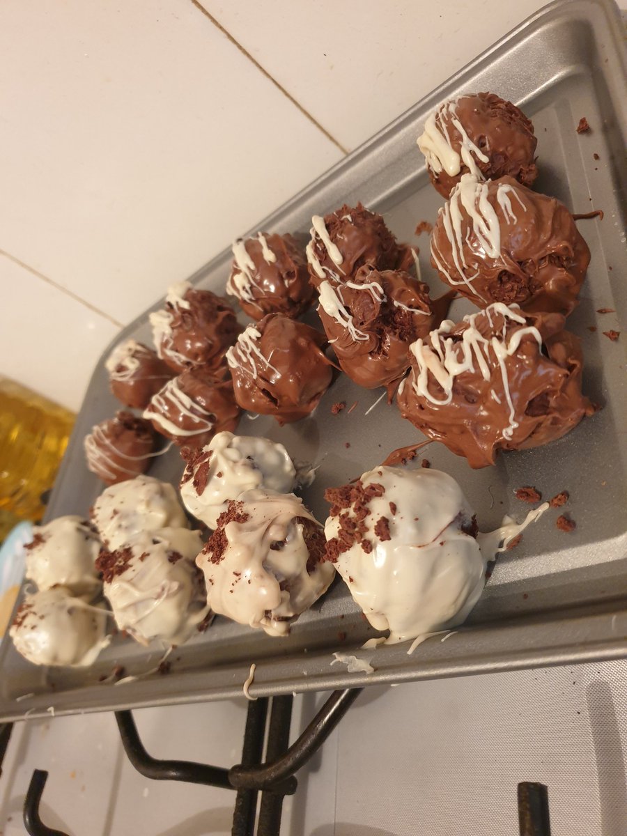 Beth_Poulton's tweet photo. @LSTMWellbeing I made rum and chocolate truffles 😃 not the prettiest but they taste quite good 😅 https://t.co/v6RissAVJp