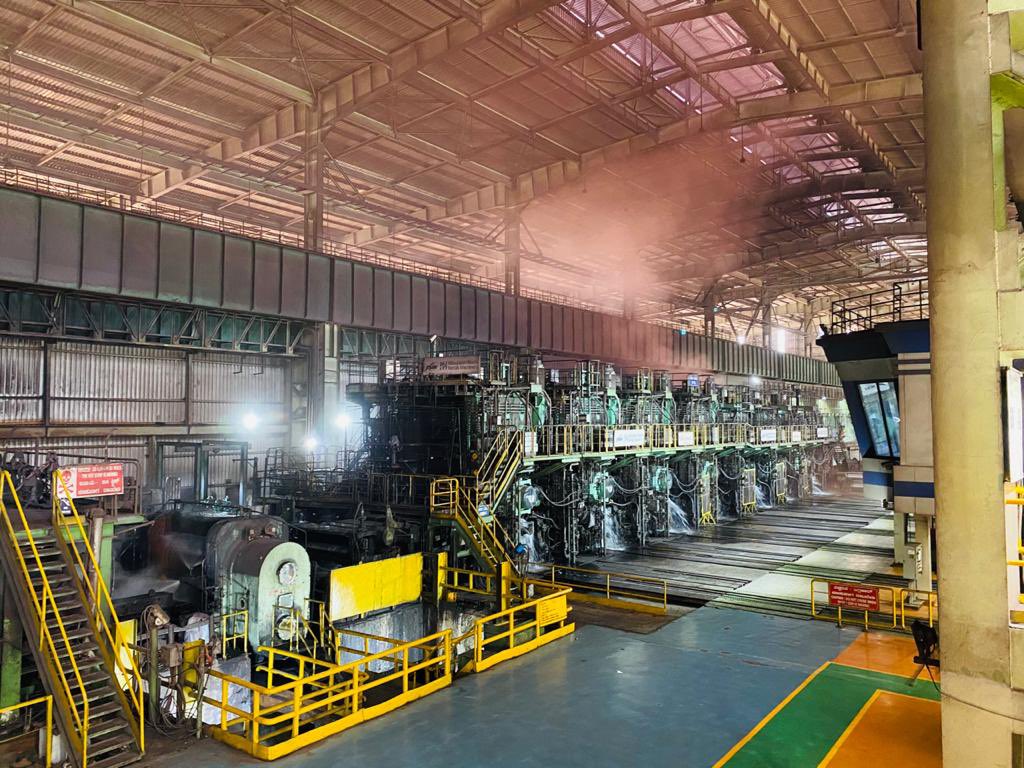MPNaveenJindal's tweet photo. Also had an inspiring visit to the JSW Vijayanagar Plant. Always great to be here🙏 @TheJSWGroup @jswsteel https://t.co/VZoAVPCflh