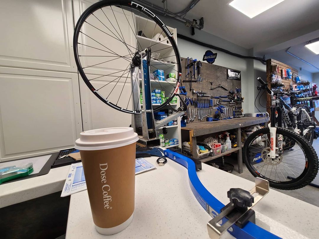 Getting Monday's Motivation this -42 morning from our neighbors <a href="/dosecoffeeco/">Dose Coffee˚</a> as they help us tackle wheel builds and Suspension services making sure our customers are ready for this spring!
❤🚲☕