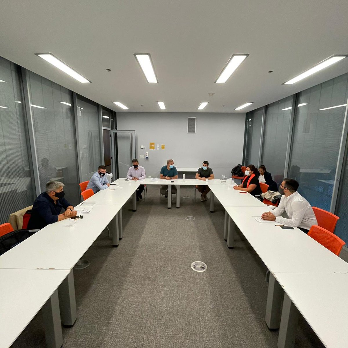 Muchas gracias <a href="/horaciorlarreta/">Larreta</a> <a href="/edumacchiavelli/">Eduardo Macchiavelli</a> y <a href="/fstraface/">Fernando Straface</a> por la reunión junto a <a href="/NachoTorresCH/">Nacho Torres</a> <a href="/DelfinoLucasOk/">Lucas Delfino</a> y <a href="/nicolaslamelza/">Nicolás Lamelza</a> e intendentes y concejales de #Chubut