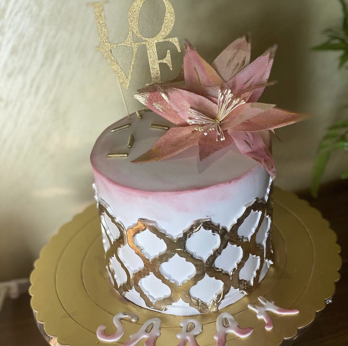 spatuledechef's tweet photo. كيكة حب مع من تحب ... 🌷

#كيكات_للمناسبات #كيكاتي #كيكة_الرياض #كيكة_زواج #مناسبات #حفل #حفلات https://t.co/XAO7hMKcYX