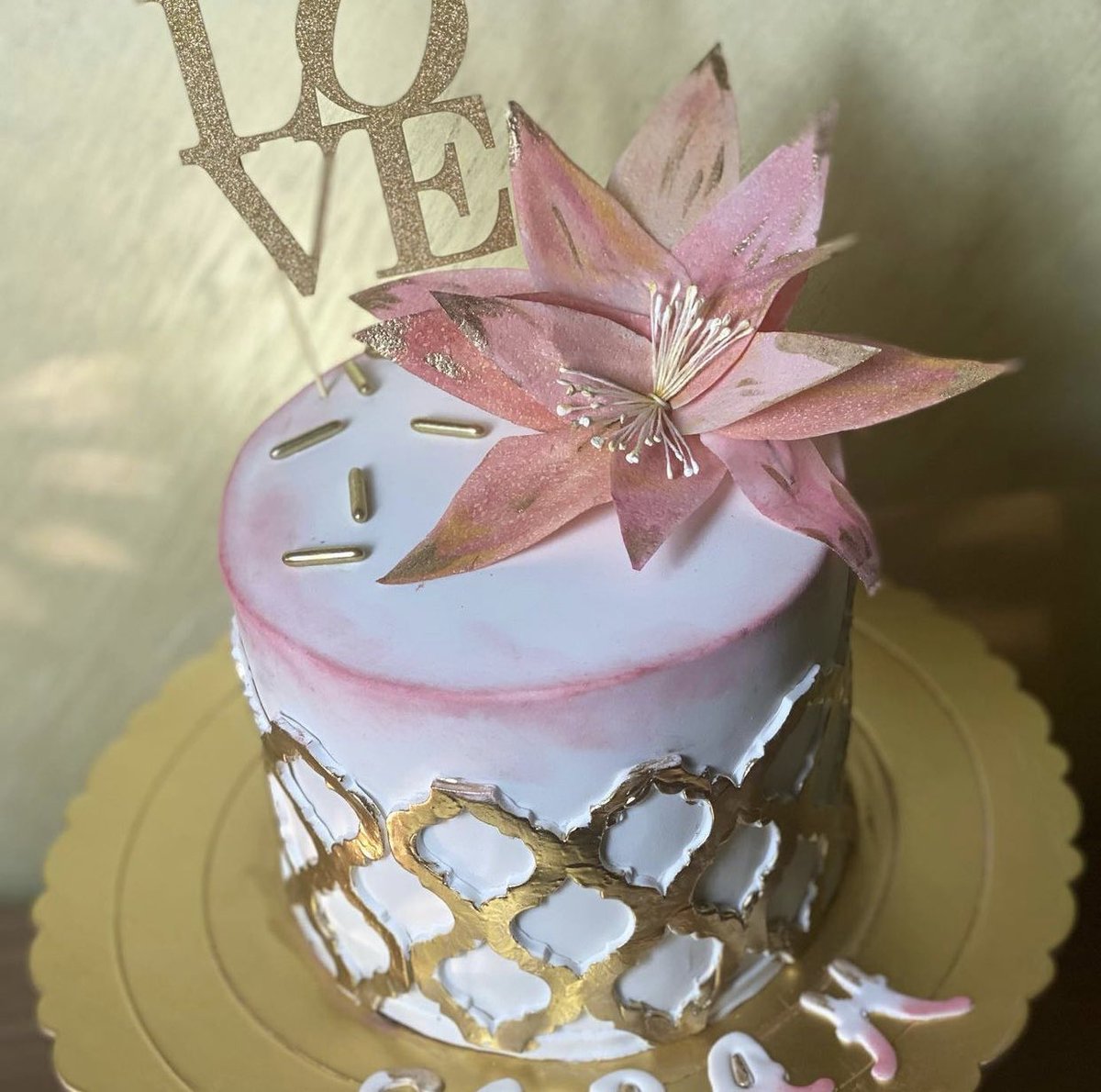 spatuledechef's tweet photo. كيكة حب مع من تحب ... 🌷

#كيكات_للمناسبات #كيكاتي #كيكة_الرياض #كيكة_زواج #مناسبات #حفل #حفلات https://t.co/XAO7hMKcYX