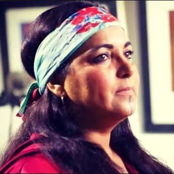 safaaeljaz's tweet photo. Chaibia Talal, one of #Morocco's most honored painters, was 15 &amp; a mother when her 70yo husband from #arrangedmarriage died. Illiterate all her life, she worked as a housekeeper until she had a dream that inspired her to become #painter @womensday #InternationalWomensDay #IWD2021 https://t.co/KGrqh4mrF7