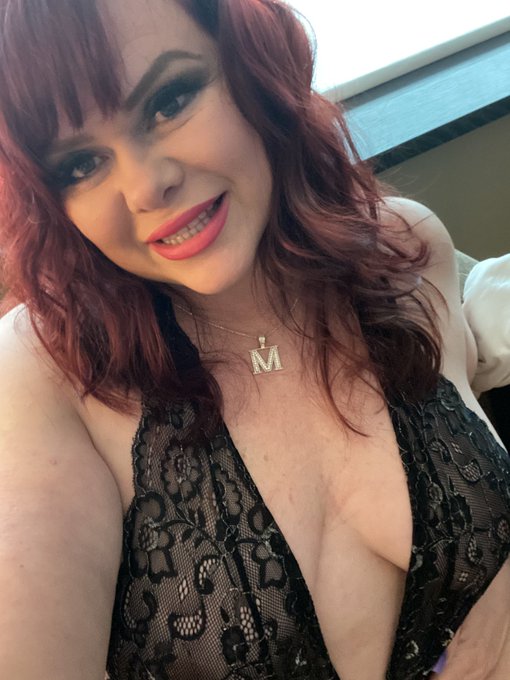 In my outfit!! https://t.co/FjsitmskDY<a href="/tag/mvsales"class="tags"><span>#mvsales</span></a>