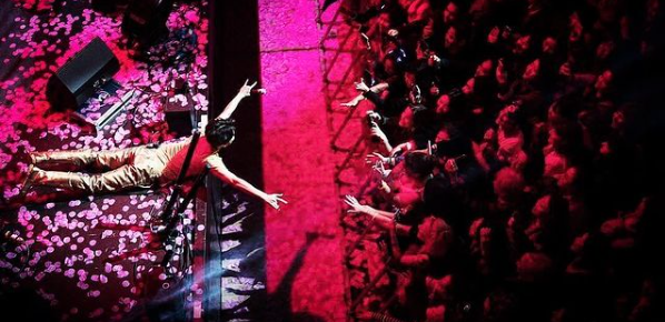 DiCafe_Dimash's tweet photo. REQUEST @dimash_official @MTV #FridayLivestream #DimashOnMTV #Music #Dimash https://t.co/jcE2jAbTXo