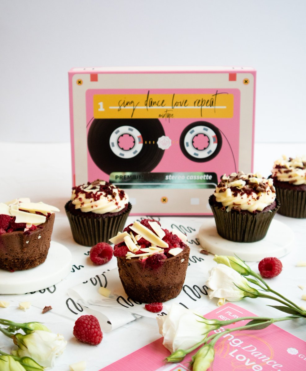 We’ve teamed up with the @englishcheesecakeco to you the chance to ✨WIN✨ Valentine’s Day Red Velvet Cupcakes &amp; Chocolate Mini Cheesecakes boxes &amp; our February GLOSSYBOX💘

Rules: ⁣
-Like &amp; RT this👏
-Tag a loved one💘
-Follow us &amp; @englishcheesecakeco✨⁣

Ends 11.02.2021😘