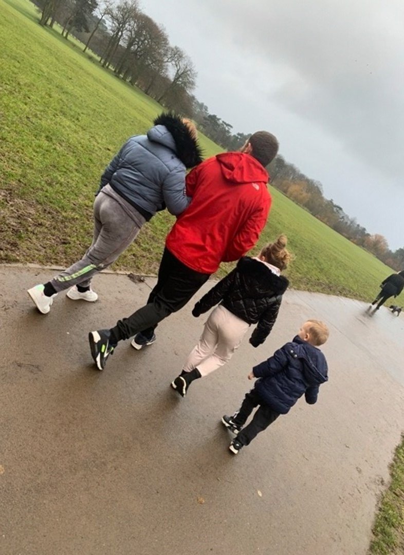 PallisterParkPS's tweet photo. These #pally #homelearner pupils had a fresh walk to the park today ❄️ before starting their school work. #keepintouch #workhardplayhard #blowingthecobwebsaway #workhardplayhard @AO_pallypark https://t.co/EOz72IG31V