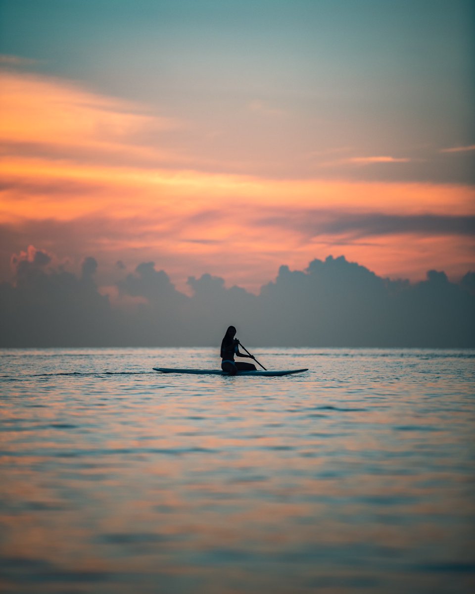 vaavuthinadhoo's tweet photo. Ever experience a sunset like this before? 🤩

#vaavuthinadhoo #maldives https://t.co/dlhwnya3yl