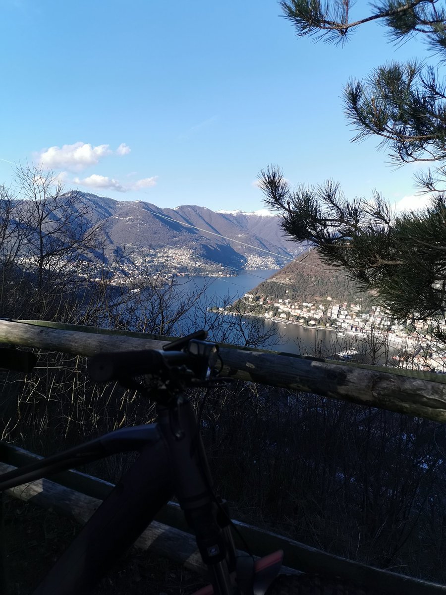 MaxSixtyseven's tweet photo. Ma quanto sei Bello? 😊🌻
#MonteCroce #Baita✝️
#ComoLake🌊
🚵🚵🚵 https://t.co/aZDue4pSTL