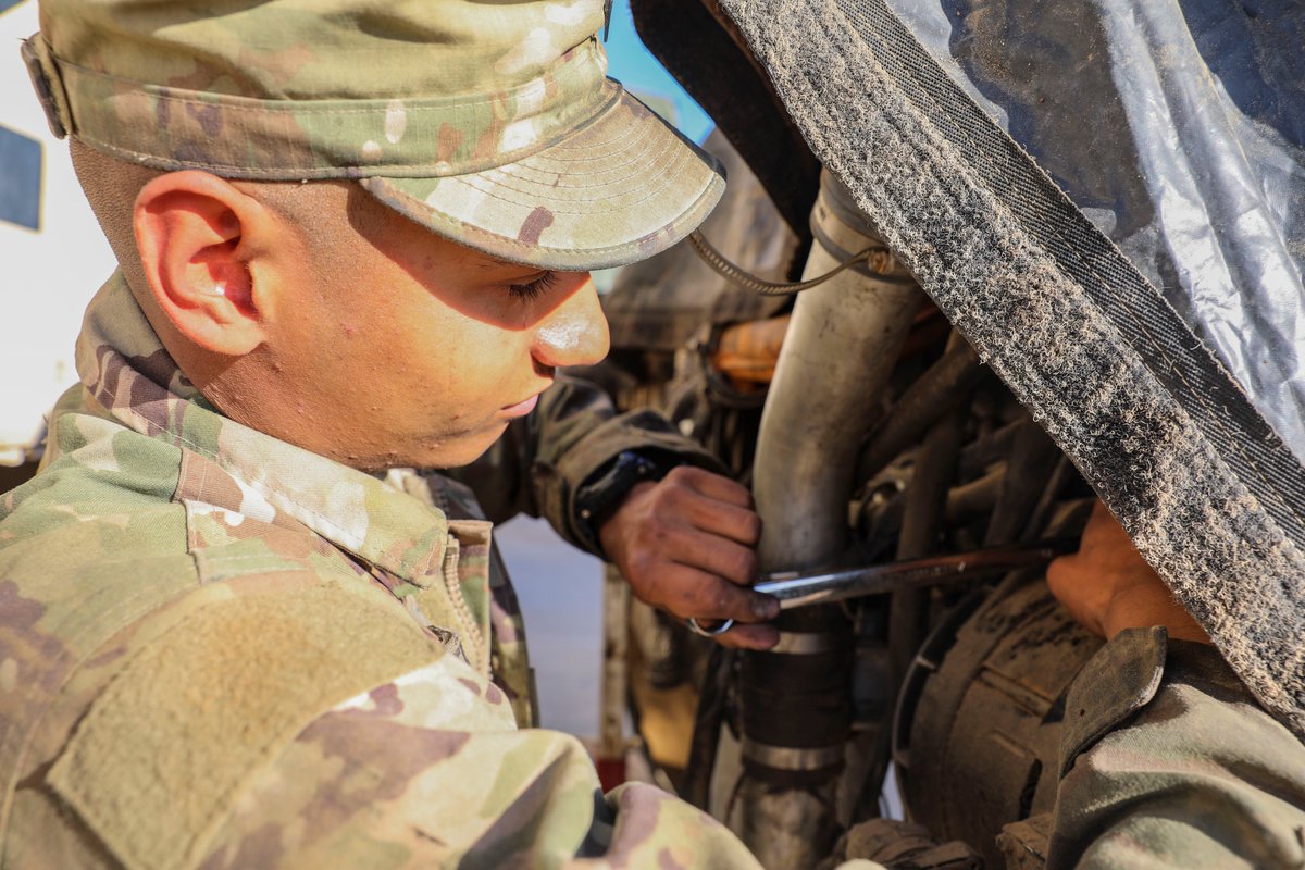 2ABCT1AD's tweet photo. Every member of our team contributes to the overall mission success. While #MilTwitter is debating on what constitutes a 'tank', we'd rather focus on our teammates who keep our tanks running. 1-35 AR, Conquerors.
#TraintoMaintain #ThisIsMySquad #TankTwitter https://t.co/TDhgkDtiWR