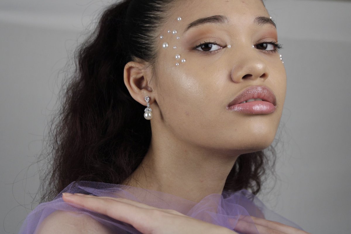 mayalyric's tweet photo. Ethereal lilac essence https://t.co/n18pwNpHHW