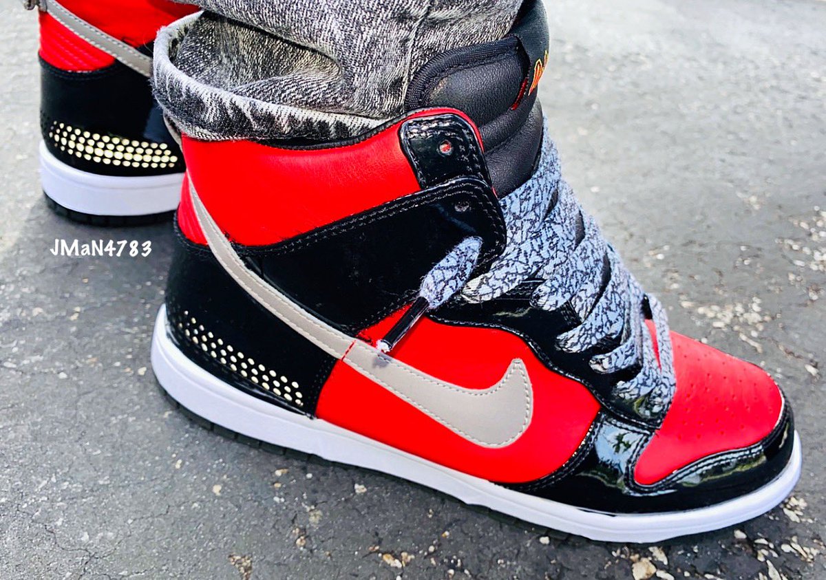 Stealth783's tweet photo. #KoTD #DunkHigh #VintageKicks #YourSneakersAreDope #Cements #WDYWT #TodaysKicks #Nike #GOAT #KicksOfTheDay #PositiveVibes #LaceSwap #DjAMDunks #PremiumDunks #SwooshLife #ShoesSoFresh #MyGameMonday https://t.co/IZKTKQkdj2