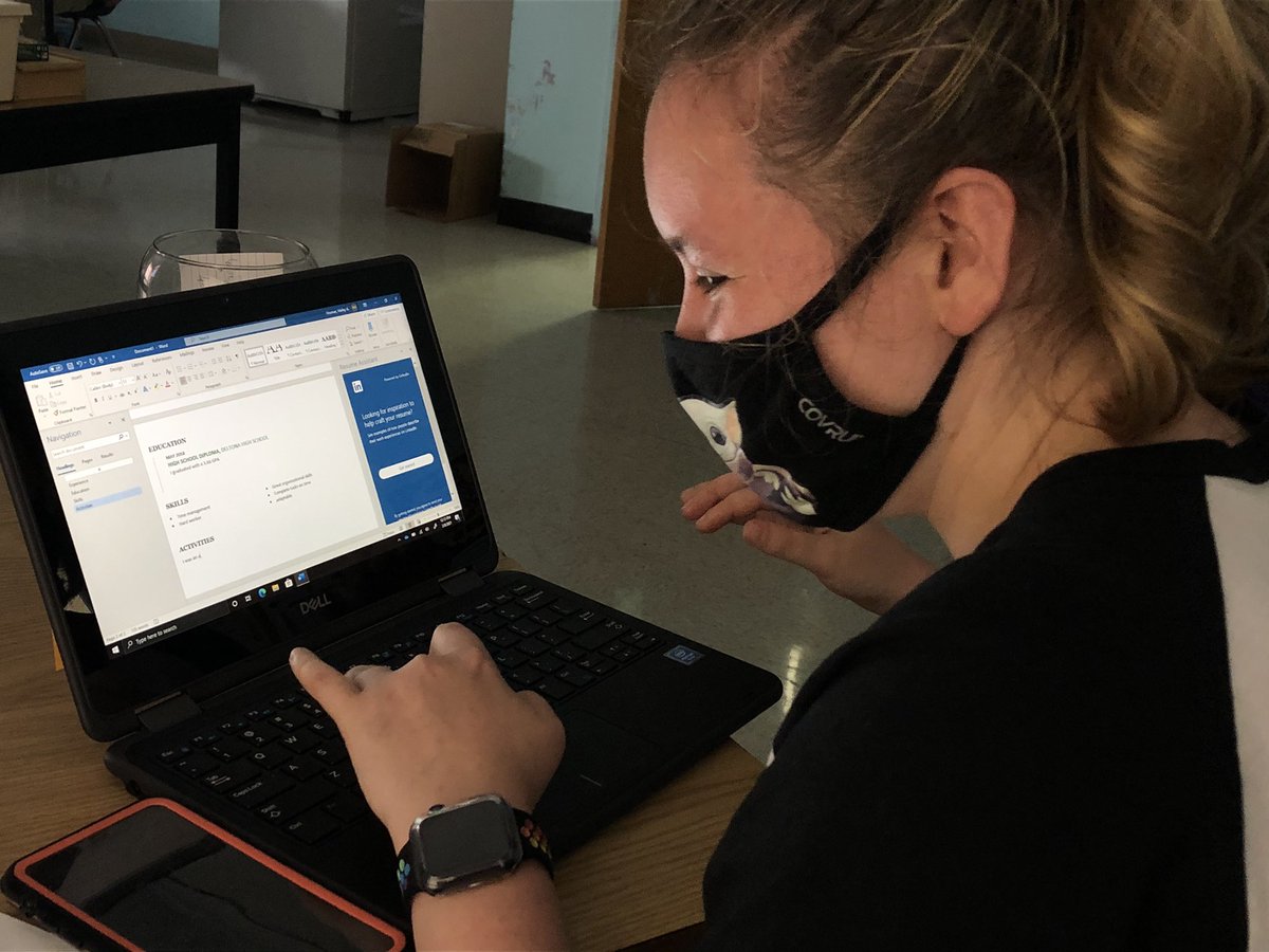 Bethany_J_Green's tweet photo. Working on that resume! Our Transition students are prepping for the real world, and *I’M* not ready! 🥲🥰
@DHSHappenings
#DHS #ESE #ESERocks #FutureLeaders #MultiVE #FAPE https://t.co/3wnMqDbiUB