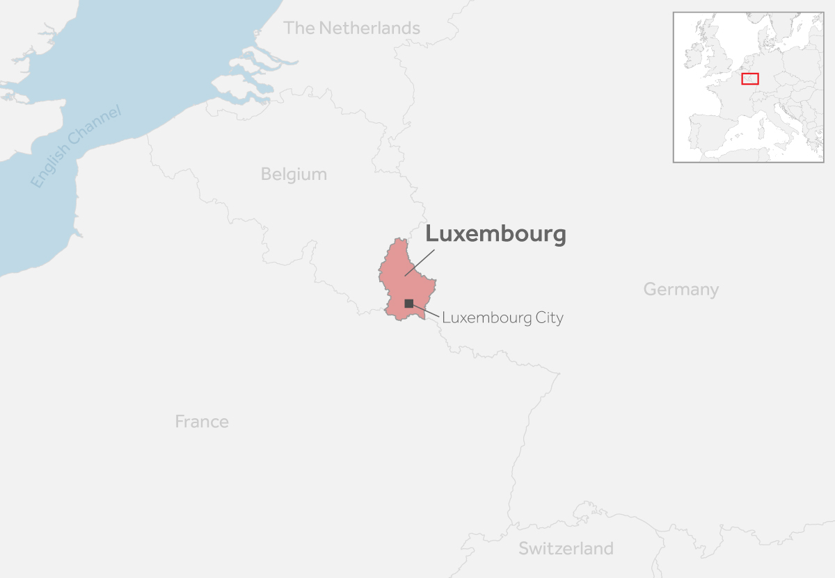 2) Most "offshore" zones, like Panama or the British Virgin Islands, specialize in one particular facet of secretive financial services. But Luxembourg does it all, acting as "a kind of Swiss army knife" for elites around the world, economics professor  @gabriel_zucman told OCCRP.